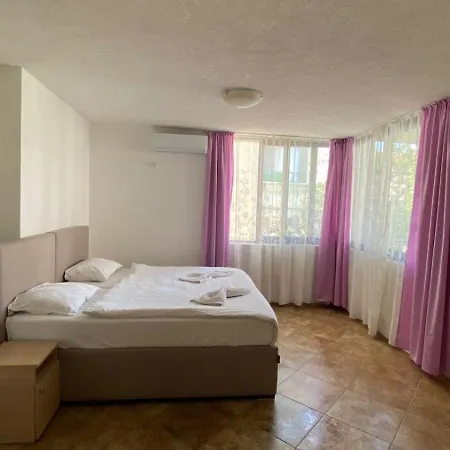 Saki Apartments Budva Room photo